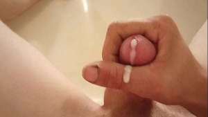 Country slim solo cumshot in bathtub