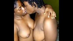 Hot Lesbian Tongues and Big Naturals