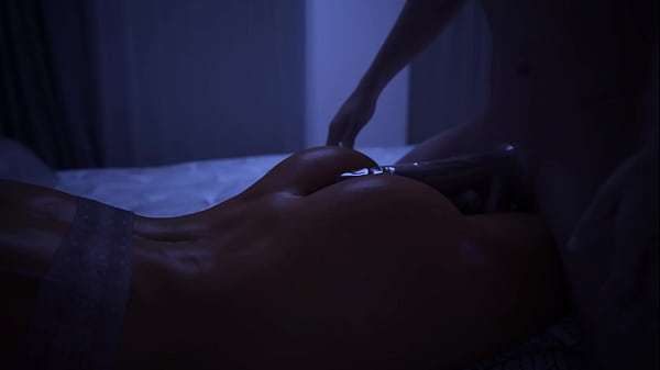 Hot milf gets her ass rubbed and cummed (Full game in bio)