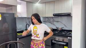 Mi timida hermanastra me pide que le enseñe a jugar y termino cogiendo bien rico con ella.