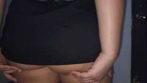 MIRA QUE CULO MÁS RICO Y COMO MONTA ESTA ZORRA