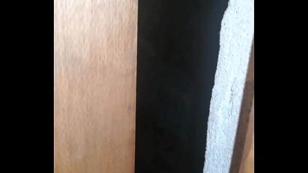 Encuentro a mi Madrastra tomando una siesta y me follo y delicioso culo