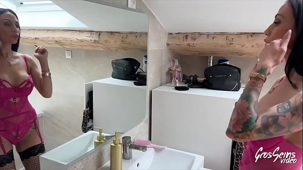 Giulia, belle femme, recherche la double pénétration