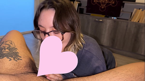 quiet nerdy girl gives the best head / deepthroat, ball licking, gagging, sloppy mouth fuck