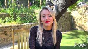 Ashley, jolie blonde, gobe de la bite comme une reine