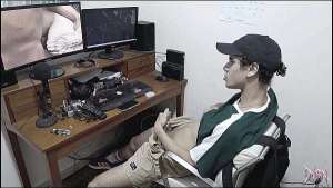 Quem nunca bateu uma vendo vídeo e se imaginou fudendo o ator pornô? (COMPLETO NO RED)