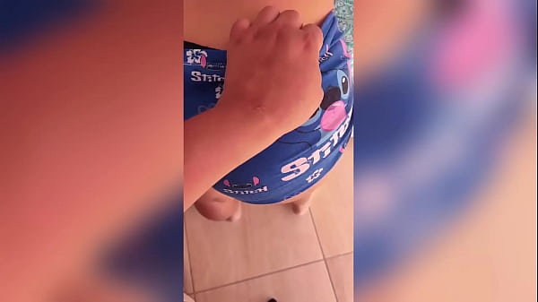 MI CUÑADA SE HACE LA QUE NO QUIERE PERO TERMINA EN CUATRO Y GIMIENDO COMO PERRA, NOS TOCARON LA PUERTA CASI NOS PILLAN