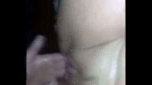 Får henne att spruta