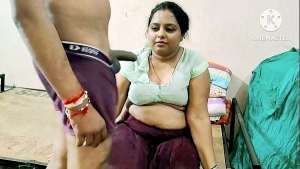 Desi hot girl friend ki majhedare chudai Hindi Audio me