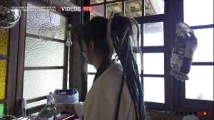 Pau acordou tocando alarme e a Dread Hot desligou sentando sem botão soneca, no pelo e sem dó