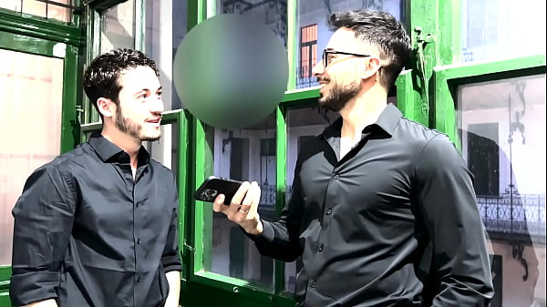 The real estate agent takes 3 cocks at work: double penetration and a destroyed ass