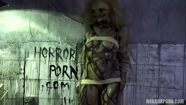 HORRORPORN – Female spider