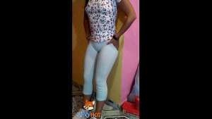 Me fui a coger con un amigo y regreso a casa llena de leche y mi esposo me cuestiona y me la bate