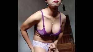 Amateur trans girl self satisfaction masturbate & cumshot