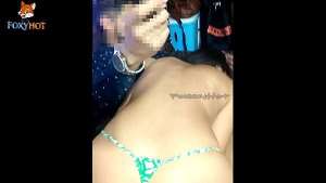 Mi esposo no estaba para quitarme las ganas de coger y fui a la casa de un amigo a buscar su verga