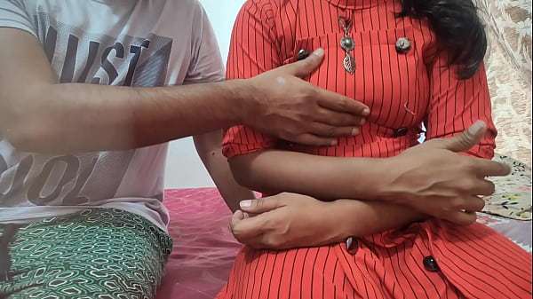 गांव से शहर अहि हुई लड़की ने अपने बॉयफ्रेंड के साथ किया सेक्स