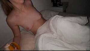 EATING BANANA HELPS 18 YEARS OLD TEEN TO RELAX HER PUSSY AND ANAL MUSCLES