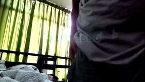 Sexo por dinero con una prostituta – Visite por primera vez a una puta de burdel y follamos en una habitación con poca luz