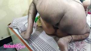 Friend Mom Akeli ghar par thi Fucked in her Bedroom nieghbour Aunty ki Chudai with Anal Sex, Aunty ke Big Tits massage kari Sexy aunty fucked pussy, indian desi mom sex, friend stepmom fucked