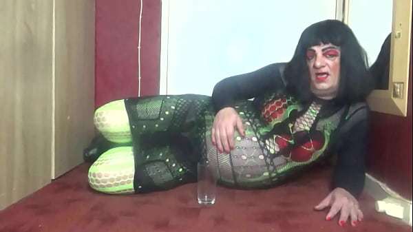 bisexual crossdresser is it me or is it that no one eles likes it because i do i love it