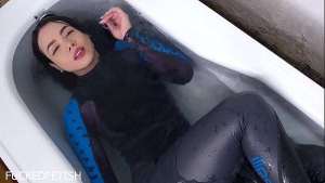 Hot Moonblack underwater submissive bondage