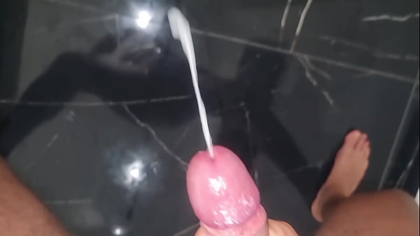 AMATORIALI SBORRATE FATTE IN CASA | SEGHE E GEMITI – OMAGGIO DI SPERMA A VOLONTÀ DA UN CAZZO BELLO GROSSO