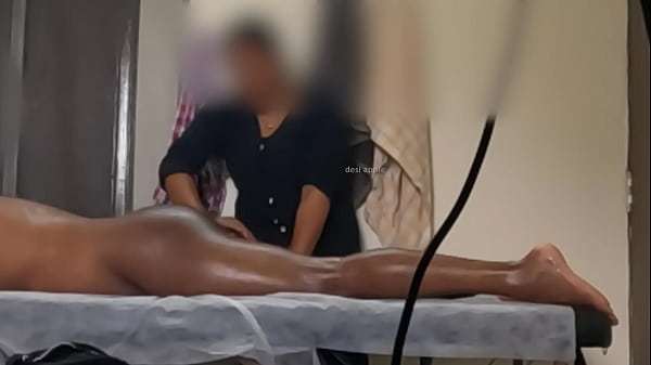 Ass flashing to massaging girl in Thailand