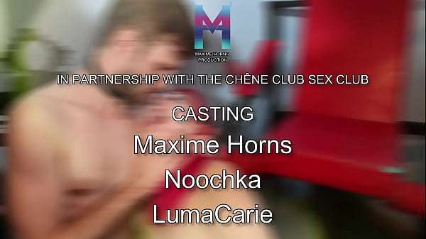 BISEXUAL DREAM & CUM SWAPPING IN A SEXCLUB