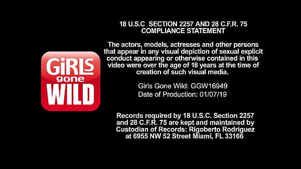 Licking Pussy for a Tattoo GGW024