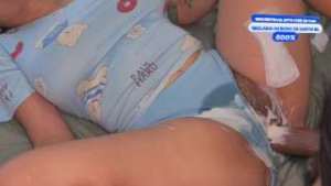 Sexo secreto con la novia de un amigo durante un roce de coño pervertido y semen caliente en bragas