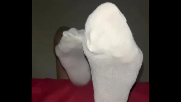 Horny Arab Hijab Spreads Her Toes & Shows Off Her Soft Muslim Soles in Tight Foot Tease