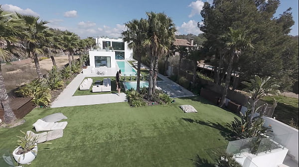 My friends give me 10 women at once for my birthday!