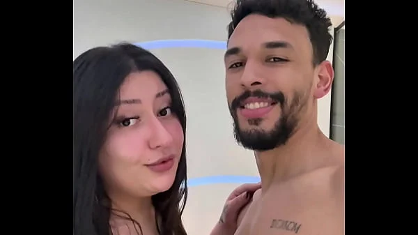 Acabei de ter um encontro com um seguidor que quis gravar e disse que vai entrar para a produção de conteúdo, comecei a chupar ele e ele durou exatos 1 minuto e 30 segundos com a minha boca mágica