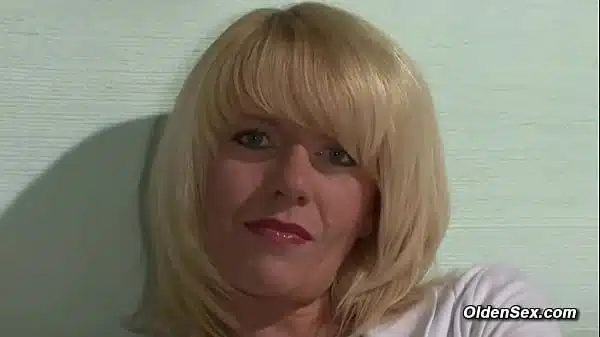 Amateur blonde German MILF masturbating with sextoy