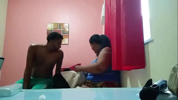 AMIGOS FAZENDO LIVE ER FUDENDO DENTRO DO GUARTO
