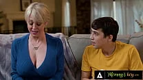 Curvy MILF Offers Herself To Horny Teen