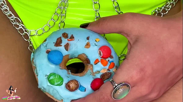 DIANNA GUZZLES MY PISS AND TRYS ANAL