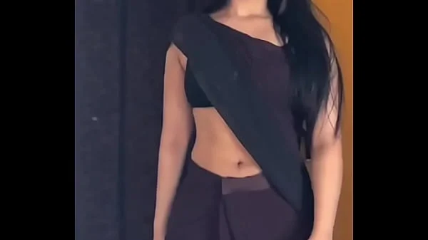 Hot navel bold