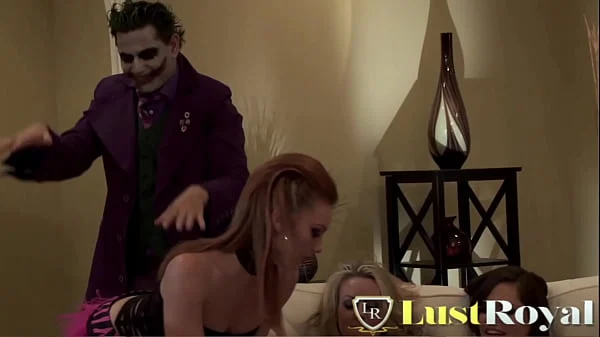 Joker fascinates Big Booty Catwoman to have sex