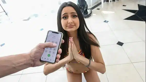 Hot & Slutty Stepsister Gets Attracted To Her Stepbro’s Big Dick