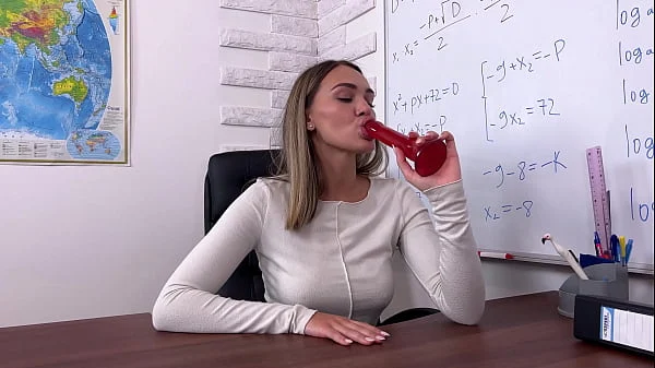 I FOUND MY HISTORY TEACHER’S DILDO AND INSERTED IT INTO ME