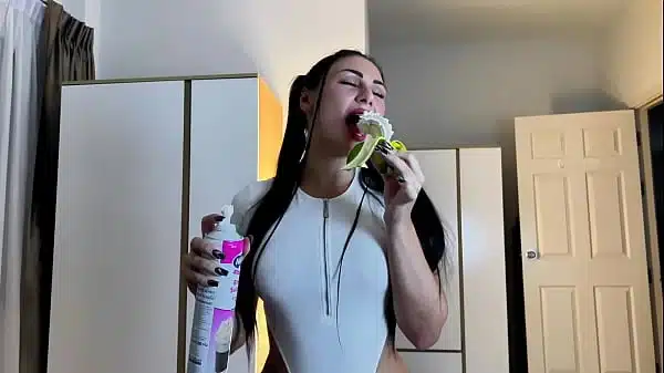 The HORNY ROOMMATE came back for MORE — DEEPTHROAT, BANANA PLAY and MOUTH CUM Part 3