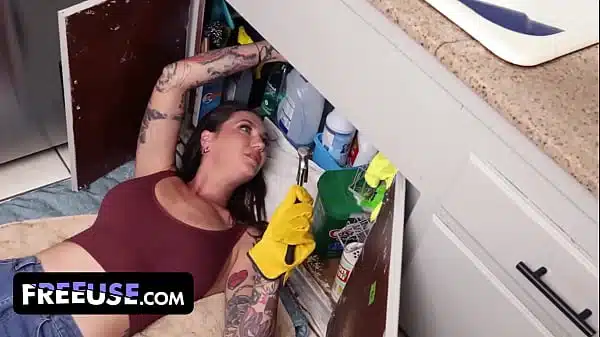 Unlimited Stepmom Pussy to Make Me Feel at Home