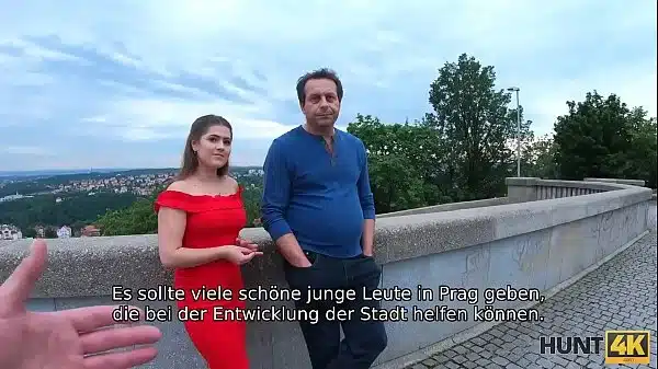 HUNT4K. Böses Mädchen verdient viel Geld mit ihrem sexy Körper vor ihrem armen Vater