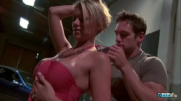 Sexy blonde chick likes to fuck while her big boobs bounce