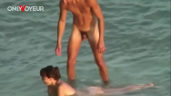 Beach Voyeur. She wanted to swallow, but got just body cumshot. Very hot couple beach sex!