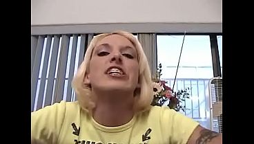 Ex. US military porn model Fiona Cheeks at her first porn casting