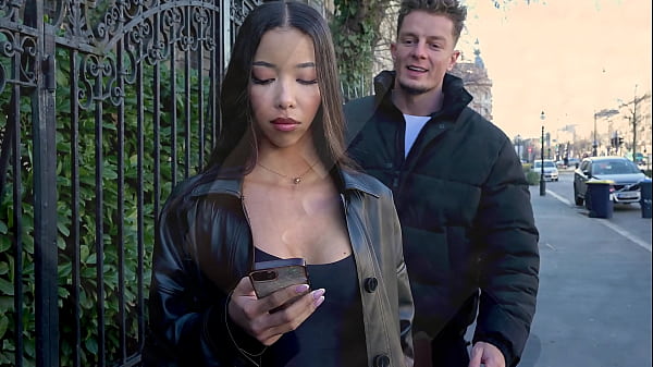 Flirtacious Waitress Lia Lin Enjoys First Date Fucking With Her Customer GP3199