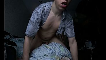 Hot guy bounces on a pillow until he cums – unforgettable moans my desire cannot be contained