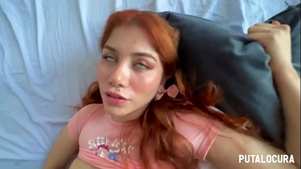 PutaLocura – Enorme polla negra destroza el coño de la teen latina pelirroja Marina Gold